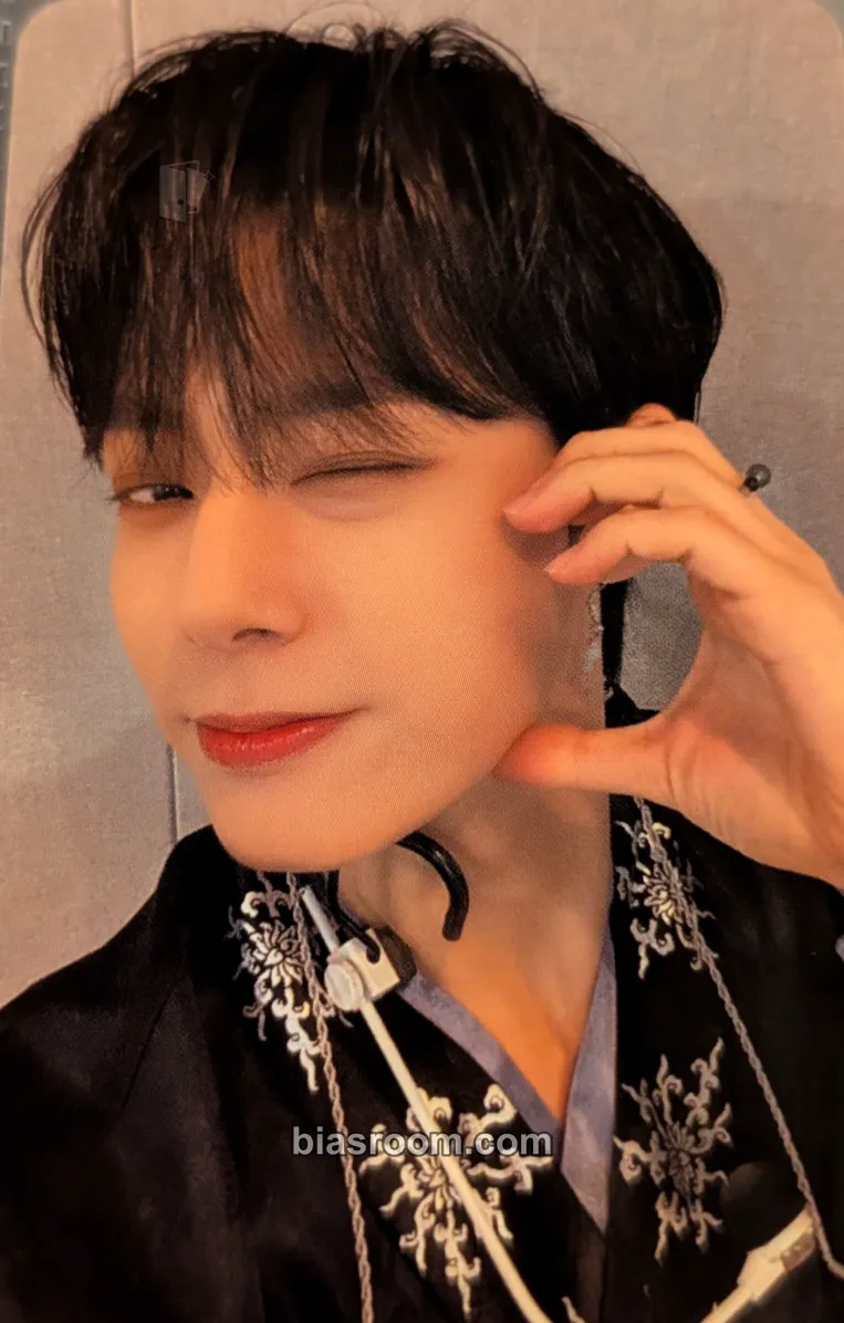 Hwanwoong BLOOD MOON Photocard - ONEUS - ONEUS K-pop photocard
