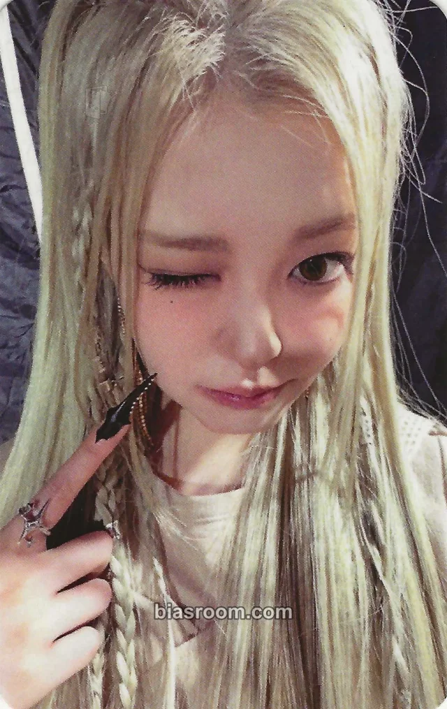 HEART OF WOMAN - Ayne - Heart Byte : LEGACY Album interasia golden era version fansign round 1
