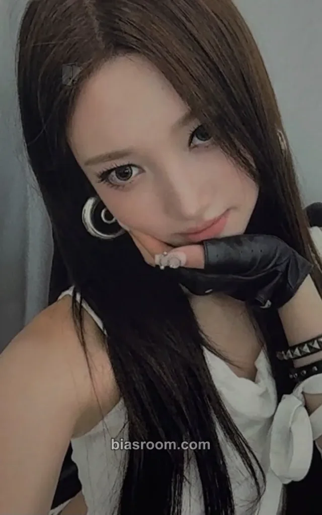 A2O May - Shijie - MAYnia Arrive - 1st Fanmeeting Event fan meeting trading card