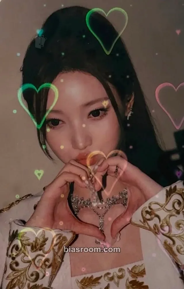 A2O May - Shijie - MAYnia Arrive - 1st Fanmeeting Event fan meeting trading card holographic (hologram)