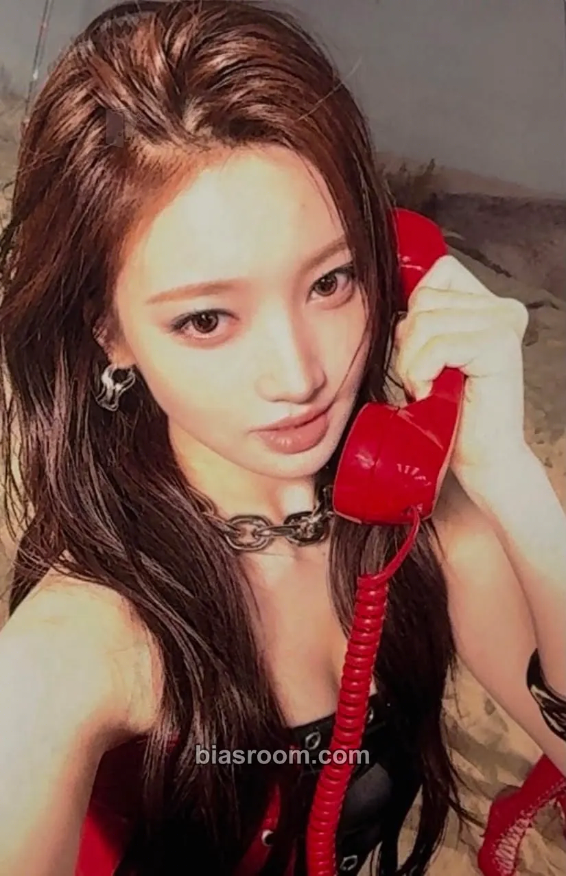 Shijie Paparazzi Arrive Photocard - A2O May - A2O May K-pop photocard