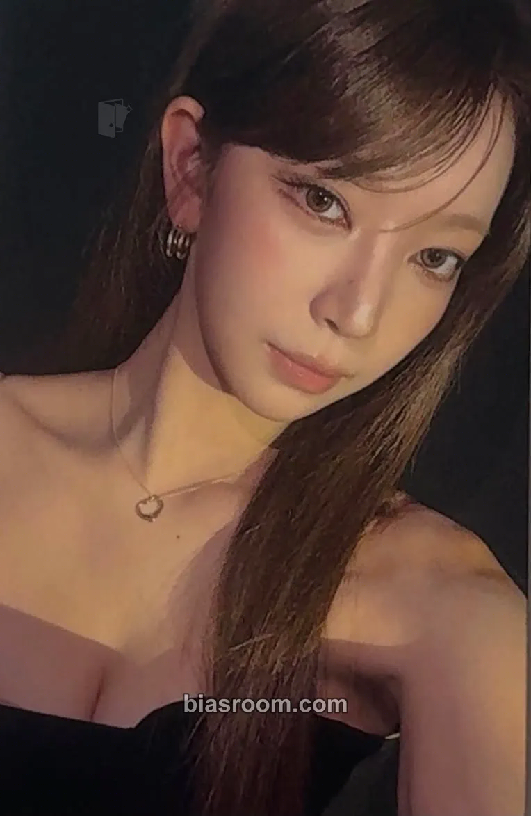 Quchang Paparazzi Arrive Photocard - A2O May - A2O May K-pop photocard
