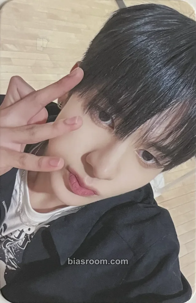 NAZE - Turn - NAZE Album video call (fancall) kpop together round 1