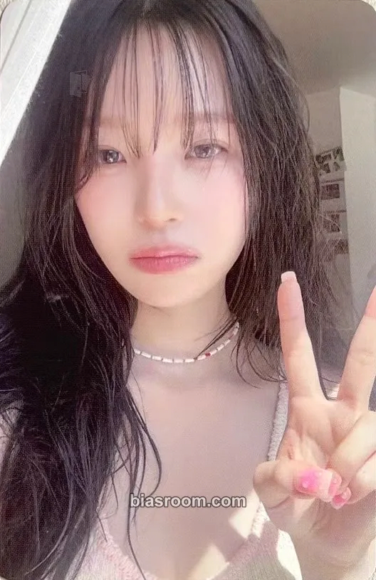 Jiheon Glow ME Photocard - fromis_9 - fromis_9 K-pop photocard