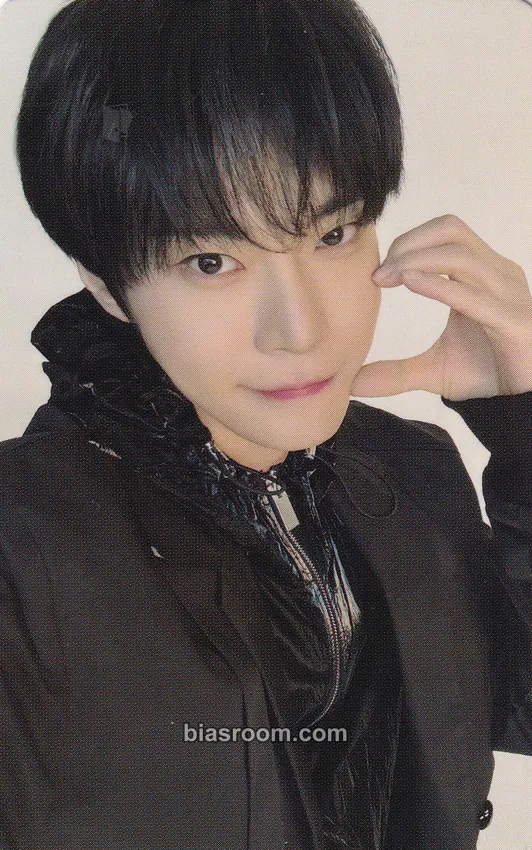 Doyoung Neo City: The Momentum (NCT127 4th Tour) Photocard - NCT 127 - NCT 127 K-pop photocard