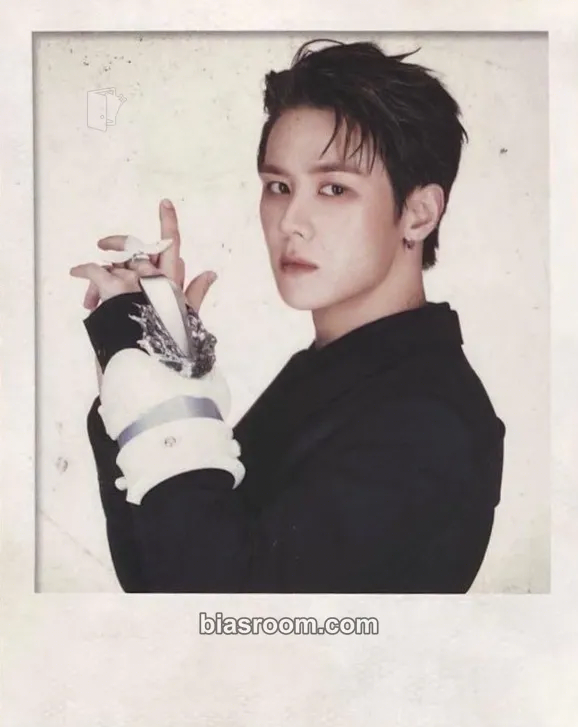 Kun BIG BANDS Photocard - WayV - WayV K-pop photocard