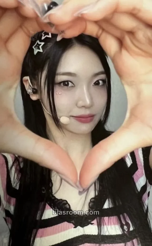 EVERGLOW - Onda - ZOMBIE Album mubeat round 1 video call (fancall)