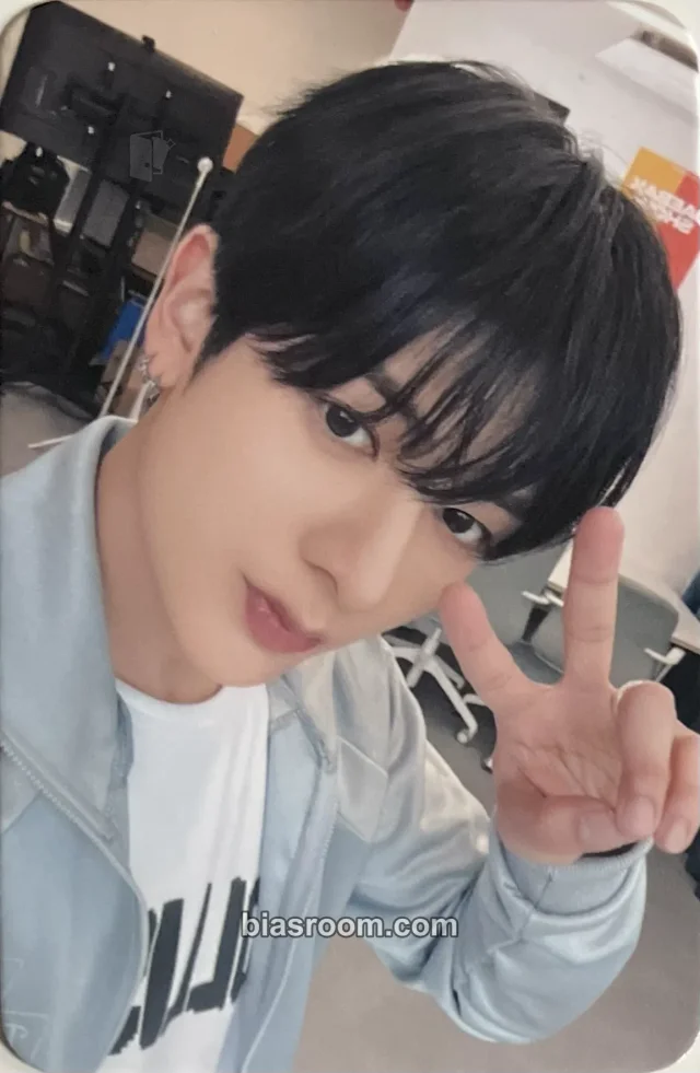 NAZE - Turn - NAZE Album video call (fancall) mokketshop round 4