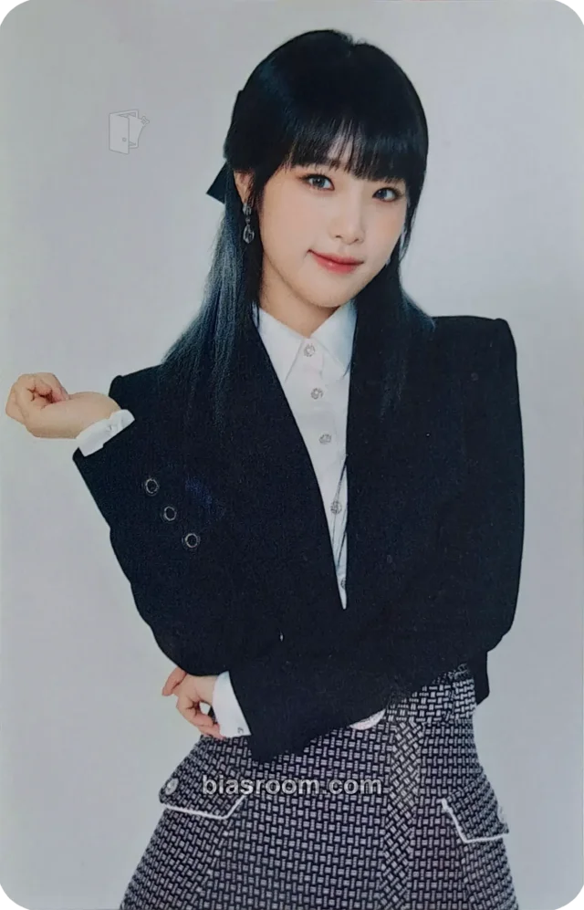 IZ*ONE - Yena - ONE, THE STORY Event trading card