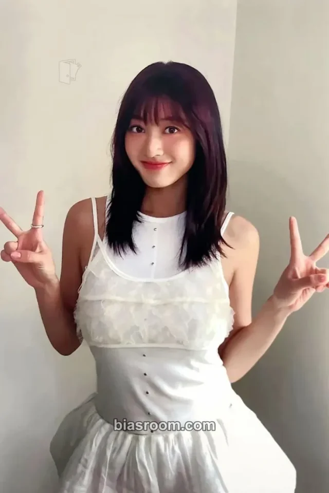 TWICE - Jihyo - STRATEGY Album lucky draw (LD) set benefit round 1 musicplant (music plant) photo print