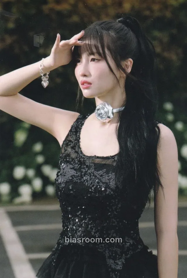 TWICE - Momo - STRATEGY Album lucky draw (LD) musicplant (music plant) round 3 set benefit photo print