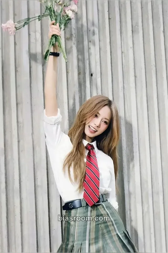 TWICE - Tzuyu - STRATEGY Album photo print round 3 lucky draw (LD) set benefit musicplant (music plant)