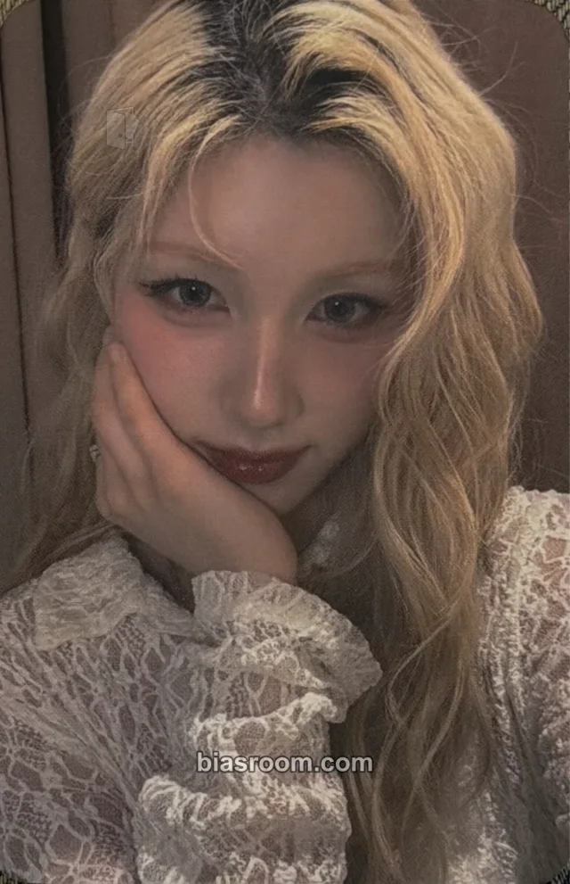 AWU - Dia - RE:AWU The First Fan M&G Event vip ticket benefit gold version