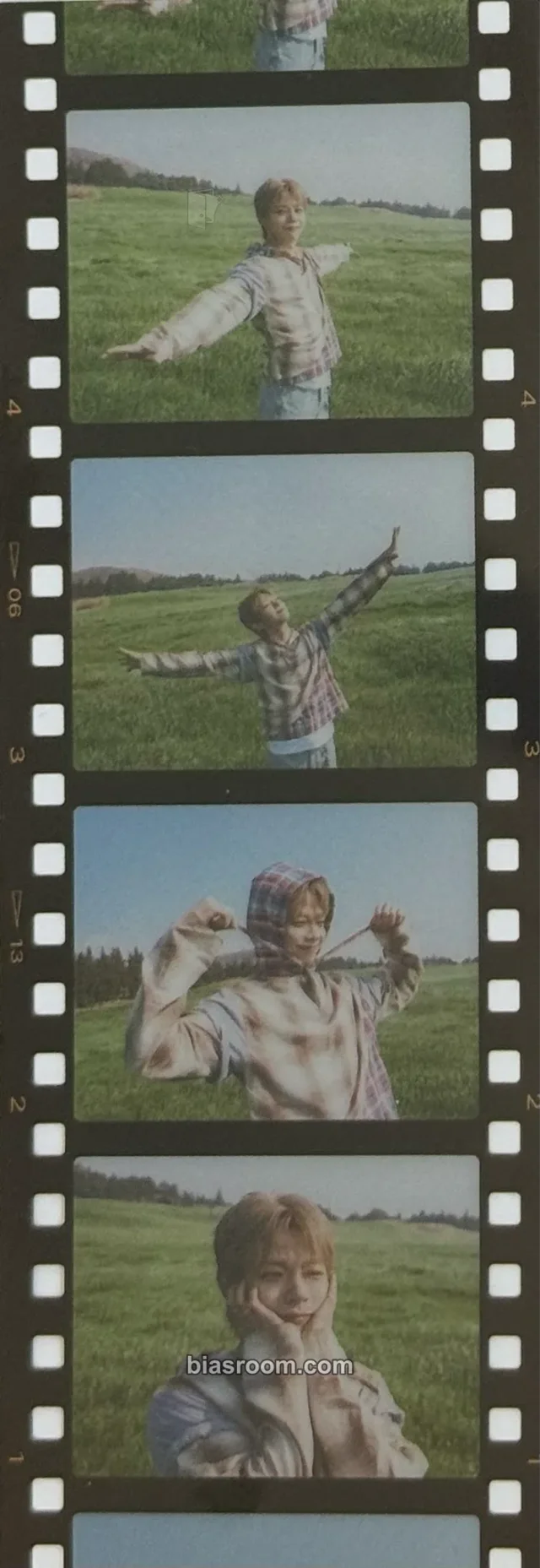 LUCY - Yechan - Childish Album 4 cut photo album inclusion film strip