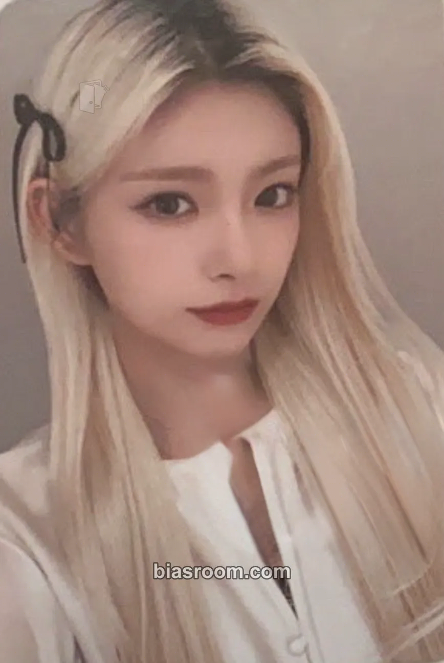 Yiren All My Girls Photocard - EVERGLOW - EVERGLOW K-pop photocard