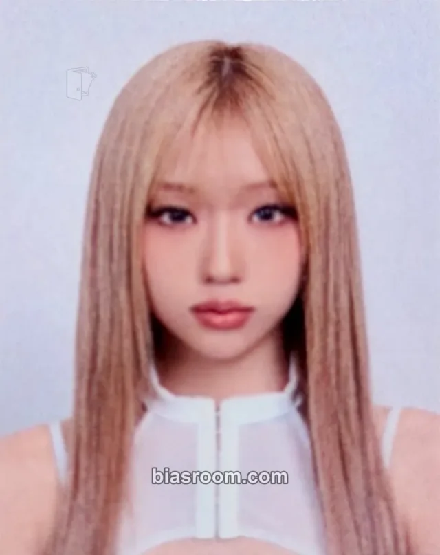 izna - Choi Jungeun - KCON JAPAN 2026 Event merch travel kit id photo