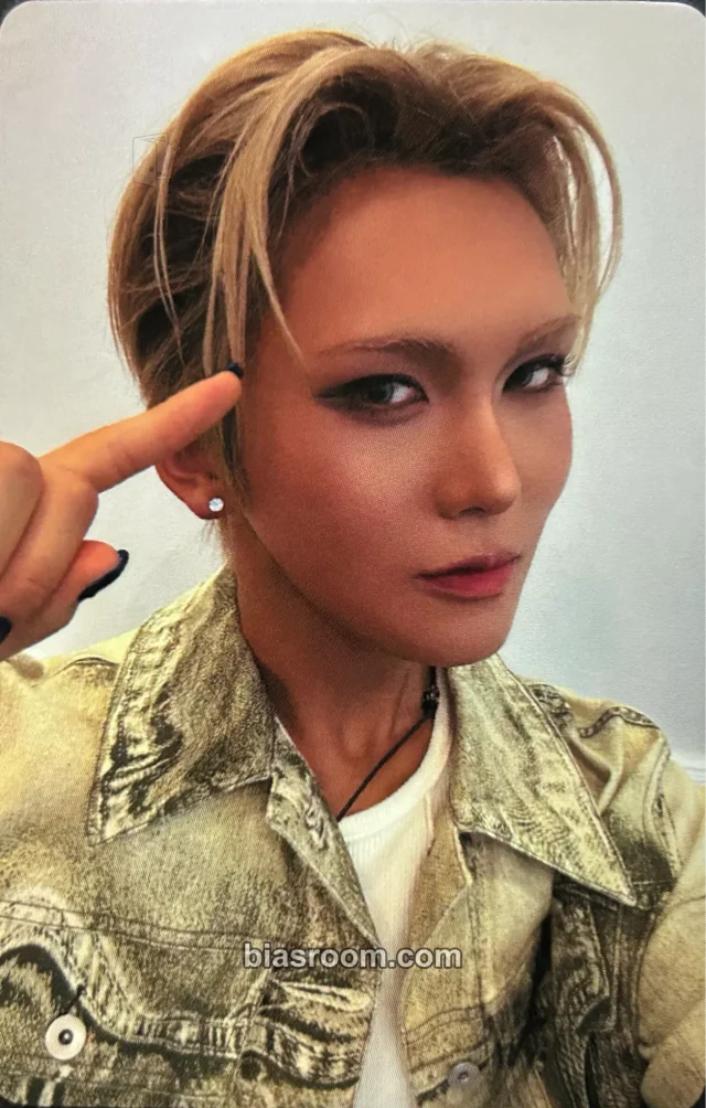 XLOV - Hyun - I, God Album k idol shop signed album event europe retail exclusive