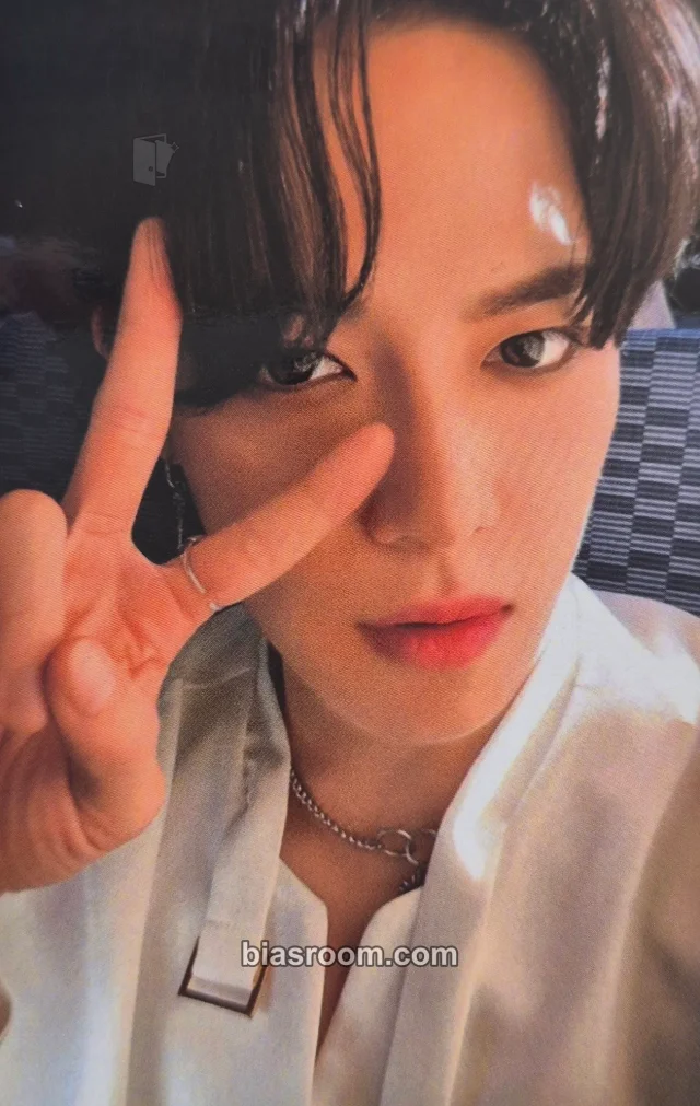 TAN - Jooan - ESSEGE Album album photocard black version selfie