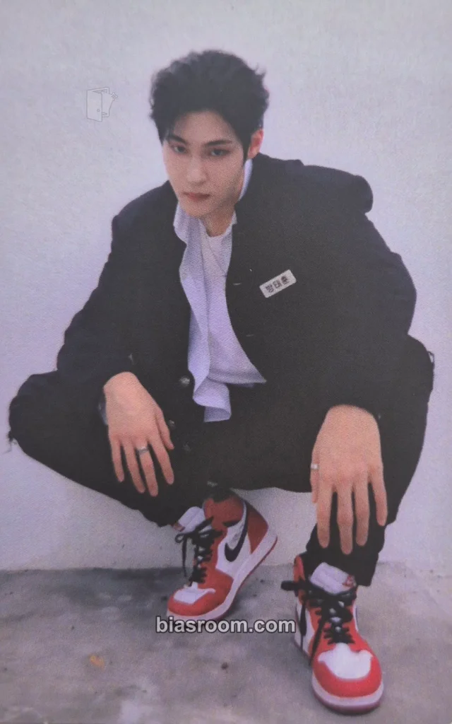 TAN - Taehoon - ESSEGE Album album photocard white version qr card