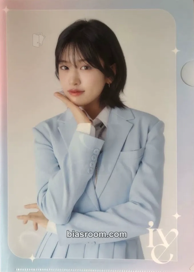 Yujin IVE FROM STARSHIP ENTERTAINMENT WITH AMUSE WAFER Photocard - IVE - IVE K-pop photocard
