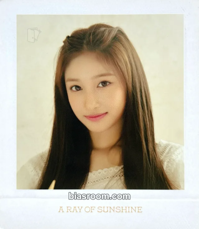 IVE - Leeseo - 2022 Season's Greetings: A Ray of Sunshine Other polaroid item set kit inclusion