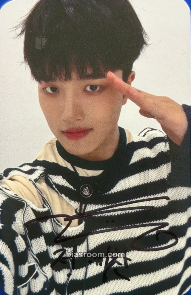 TRENDZ - Yechan - On My Knees Album broadcast autographed