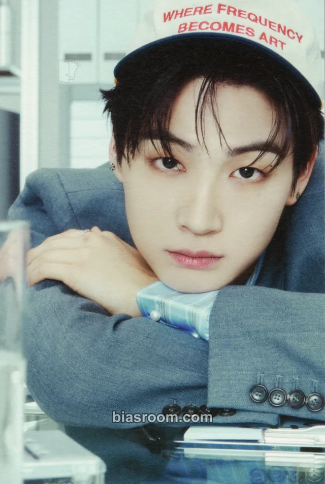 GOT7 - Jay B - TR.EE (Jay B Solo) Album pop-up withmuu/withdrama merch inclusion postcard book