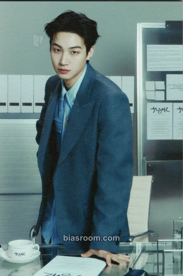 GOT7 - Jay B - TR.EE (Jay B Solo) Album pop-up withmuu/withdrama merch inclusion postcard book