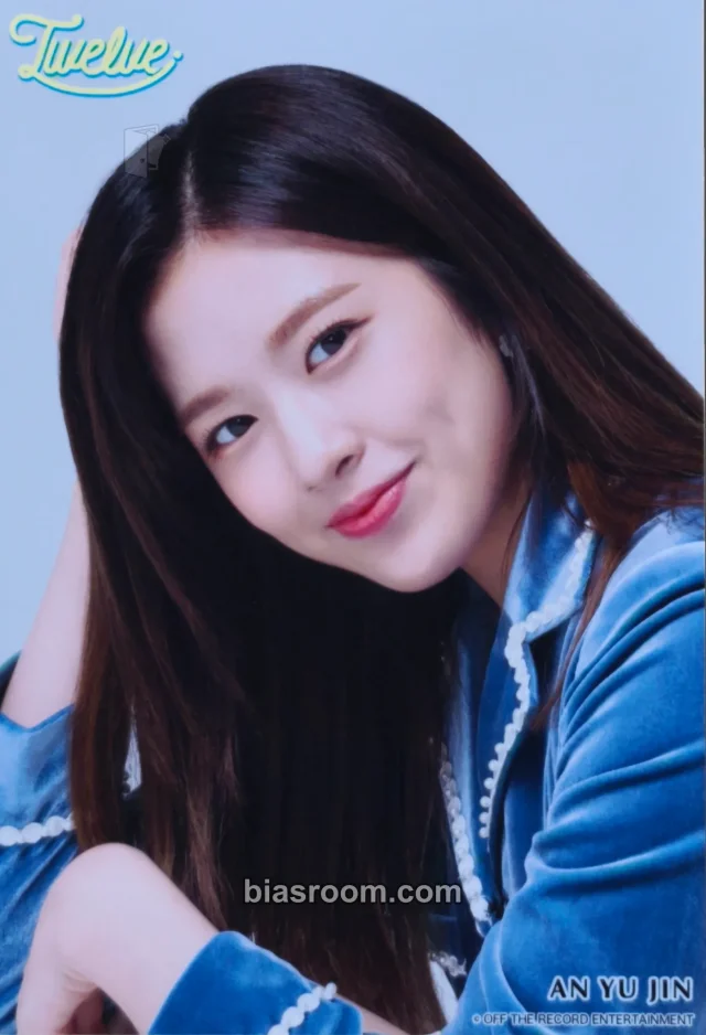 IZ*ONE - Yujin - Twelve Album photo print random pack B version
