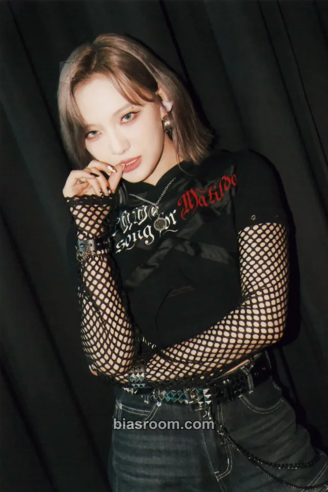 Billlie - Moon Sua - The Billage of Perception: Chapter Two Album withmuu/withdrama photo print item set A version
