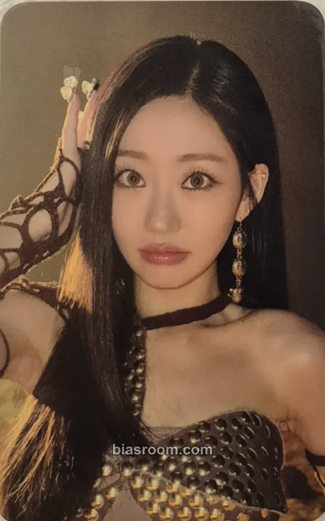 KISS OF LIFE - Julie - SWEAT Album pop-up trading card