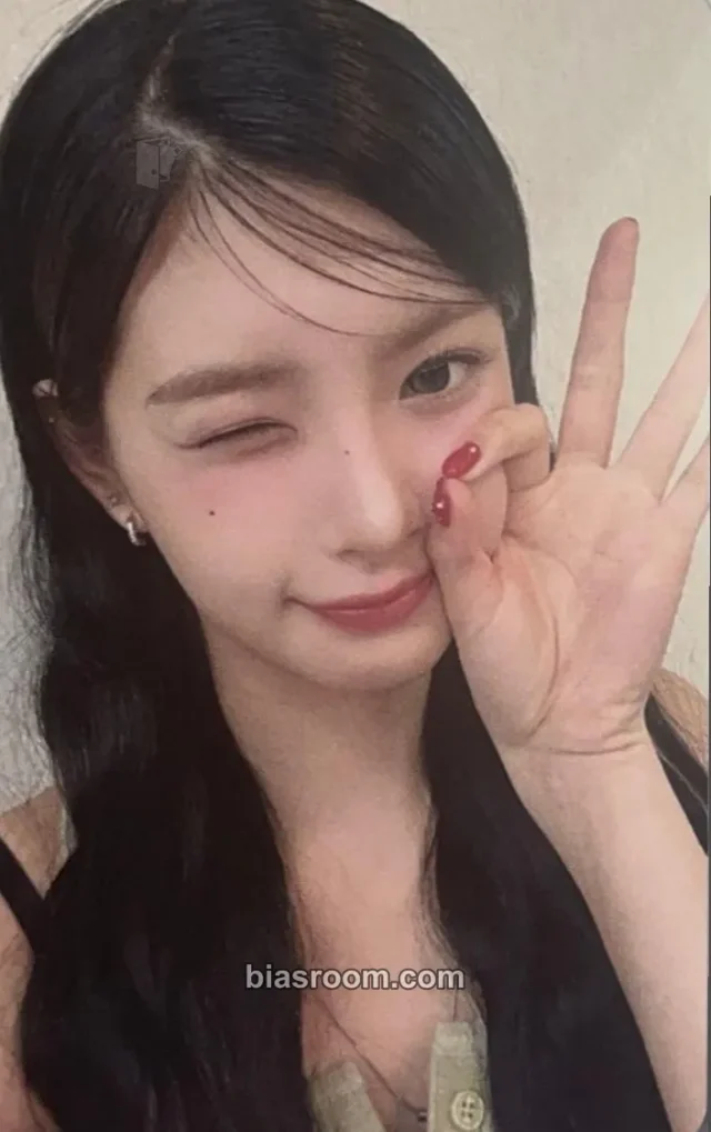 EVERGLOW - Yiren - ZOMBIE Album musicart (music art) video call (fancall)