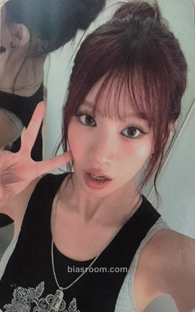 Natty SWEAT Photocard - KISS OF LIFE - KISS OF LIFE K-pop photocard