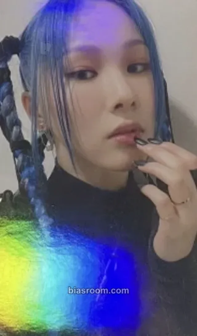 EVERGLOW - Mia - Last Melody Album kmstation video call (fancall) holographic (hologram)