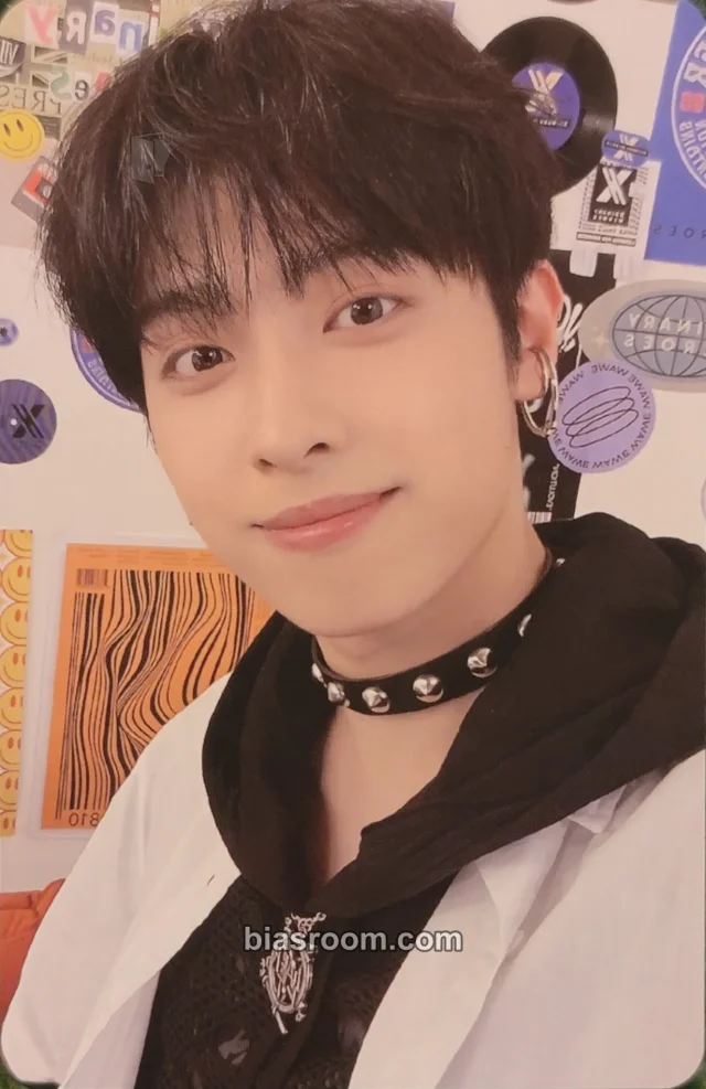 Xdinary Heroes - Gaon - Xdinary Heroes 1st Fanmeeting "Band Club XV: 2023 Summer Camp" Event fan meeting offline purchase benefit merch photocard