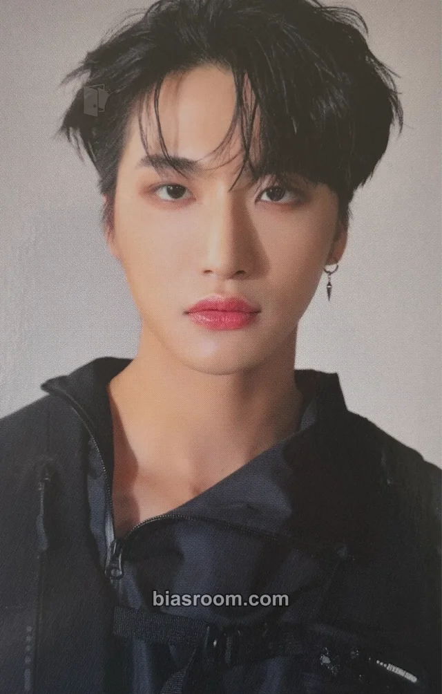 ATEEZ - Seonghwa - The Fellowship : Break The Wall World Tour 2022 - 2023 Event japan deco set merch photocard