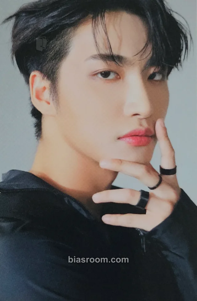 ATEEZ - Seonghwa - The Fellowship : Break The Wall World Tour 2022 - 2023 Event japan deco set tour merch