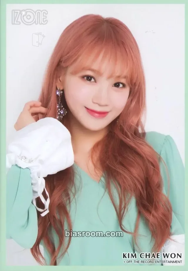 IZ*ONE - Kim Chaewon - Non-Album Bromides Other photo print violeta version