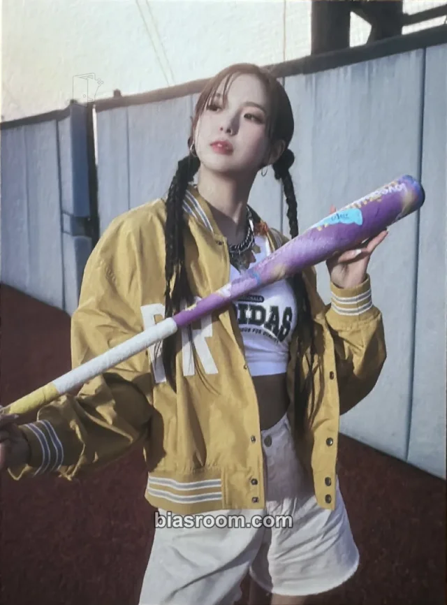 Kep1er - Yujin - LOVESTRUCK! Album album inclusion postcard
