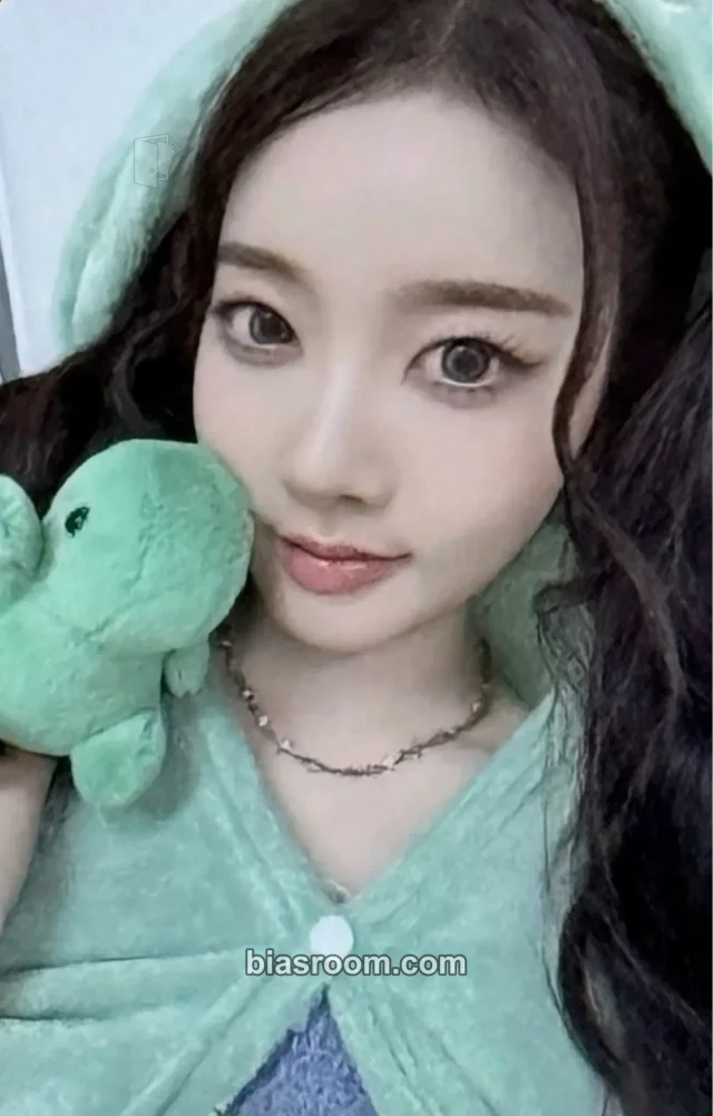 STAYC - Sieun - 2:LOVE Album video call (fancall) apple music round 3
