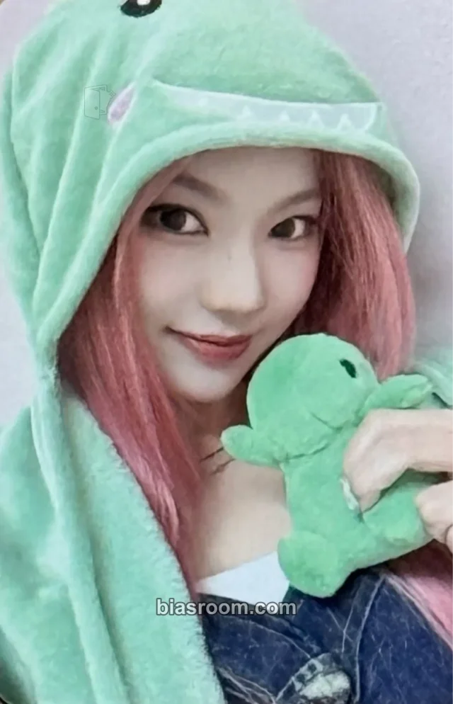 STAYC - Isa - 2:LOVE Album video call (fancall) apple music round 3