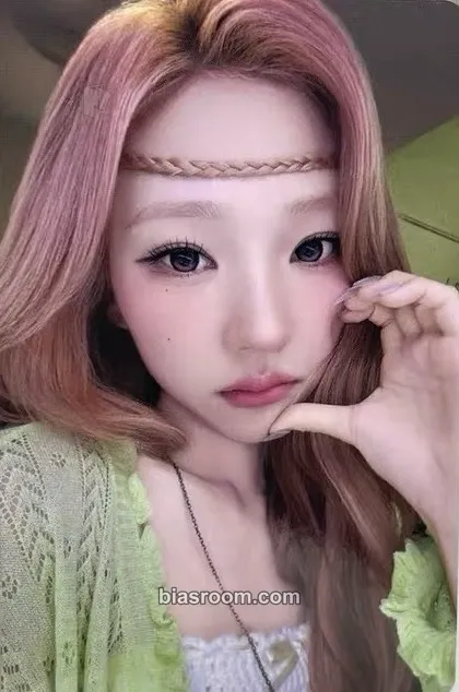 Stella Lemon Tang Photocard - Hearts2Hearts - Hearts2Hearts K-pop photocard