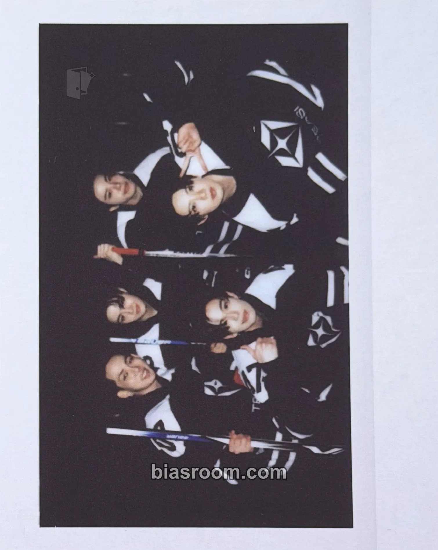 2025 Season's Greetings - Team Treasure Photocard - TREASURE - TREASURE K-pop photocard