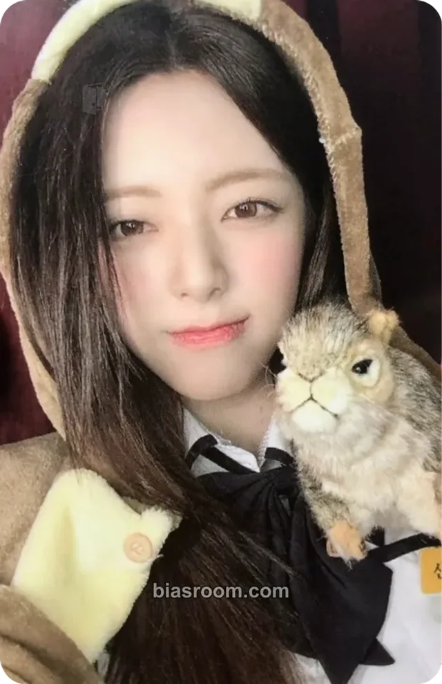 ITZY - Yuna - Motto Album starriver video call (fancall) round 2