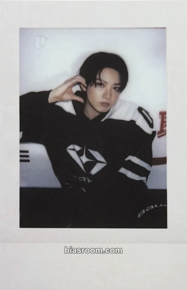 TREASURE - Junkyu - 2025 Season's Greetings - Team Treasure Other season's greetings kit photocard polaroid item set random photocard A version