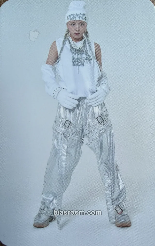 Craxy - Wooah - RE_ Album album photocard jewel case version