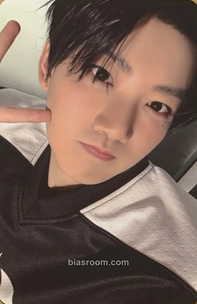 TREASURE - Junkyu - 2025 Season's Greetings - Team Treasure Other season's greetings kit photocard photocard set random photocard B version