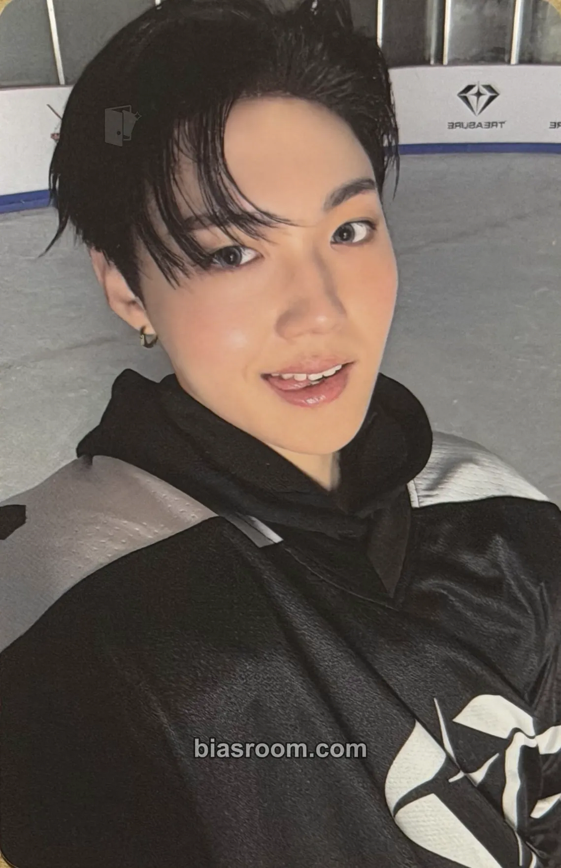 Doyoung 2025 Season's Greetings - Team Treasure Photocard - TREASURE - TREASURE K-pop photocard
