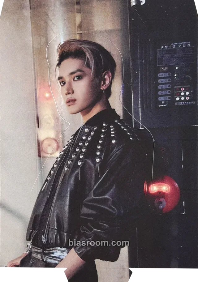 SuperM - Taeyong - SuperM pop up Event merch inclusion standee pop-up exclusive