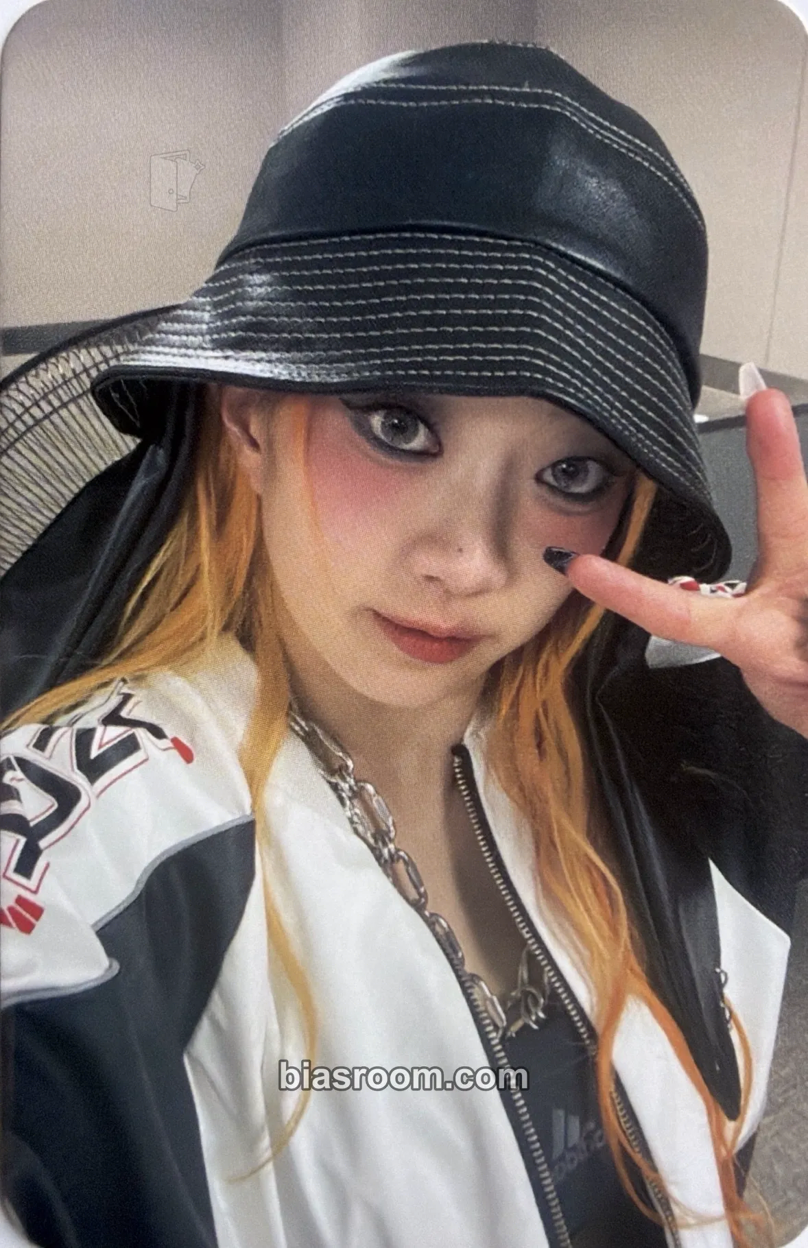 Karin KCON LA 2024 Photocard - Craxy - Craxy K-pop photocard